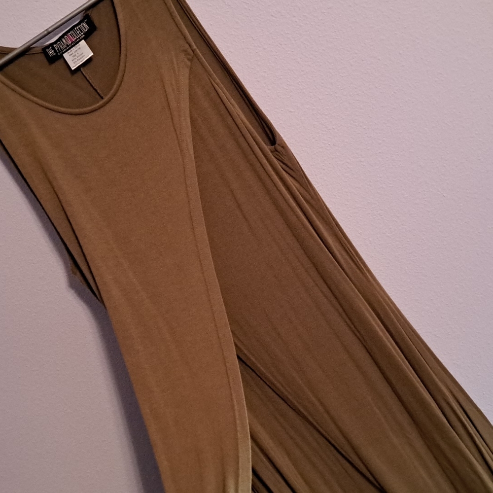 Olive green sleeveless women's dress - Picture 2 of 3